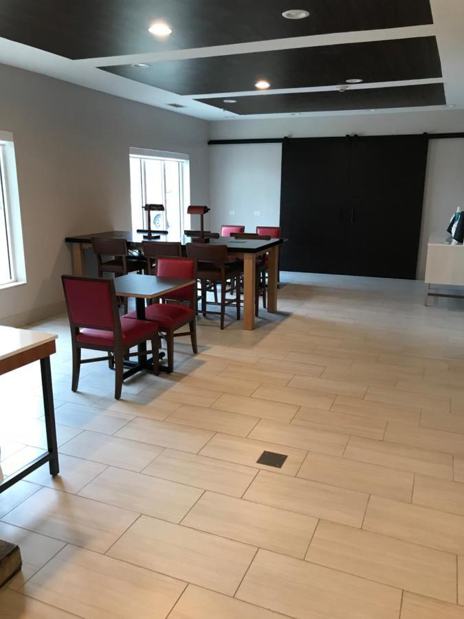 Holiday Inn Express - Toledo West - Napoleon By Ihg Exterior foto