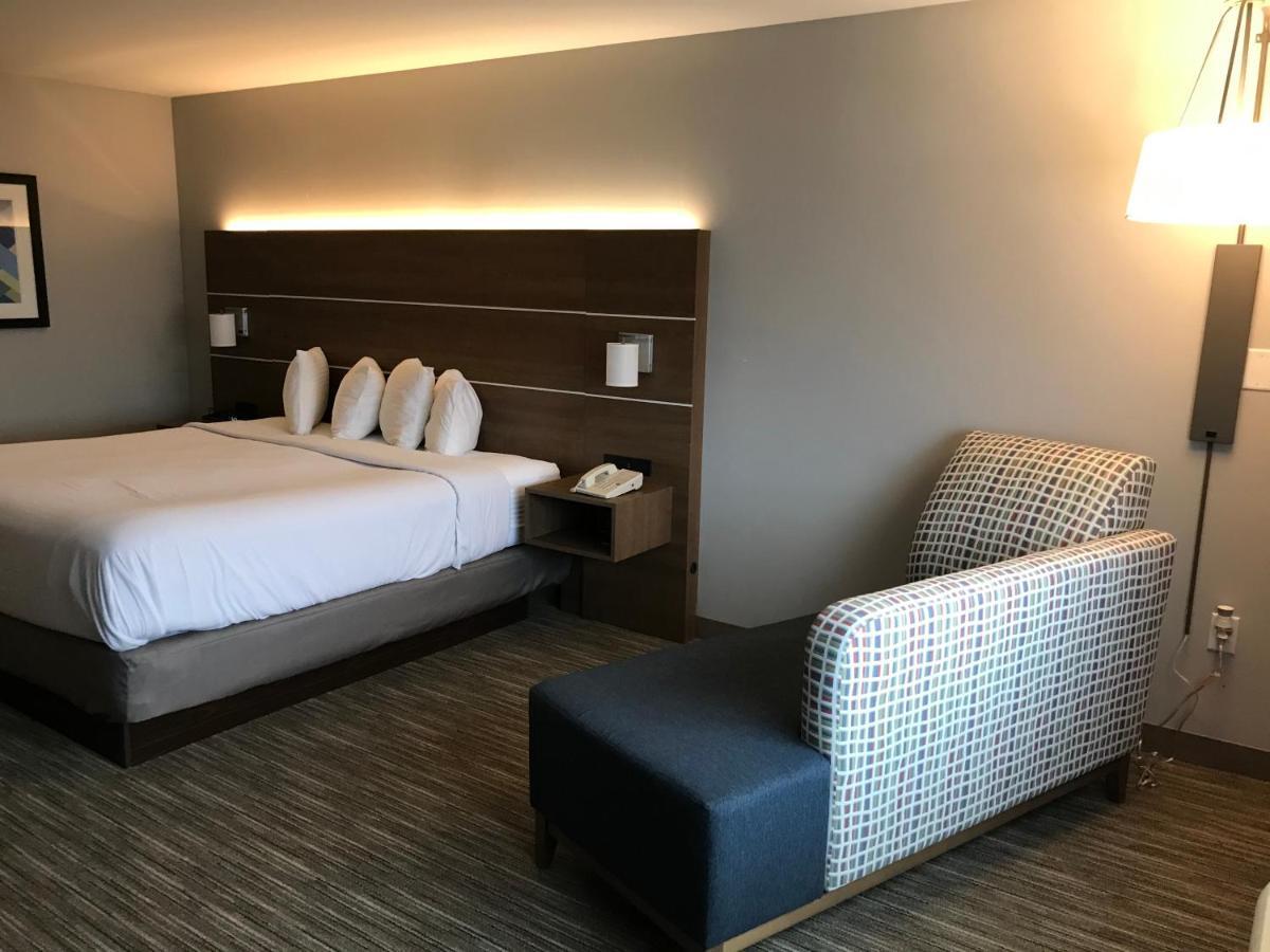 Holiday Inn Express - Toledo West - Napoleon By Ihg Exterior foto