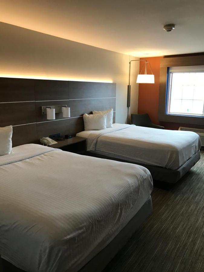Holiday Inn Express - Toledo West - Napoleon By Ihg Exterior foto